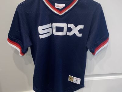 Boy’s Medium 10-12 Mitchell & Ness White Sox Jersey