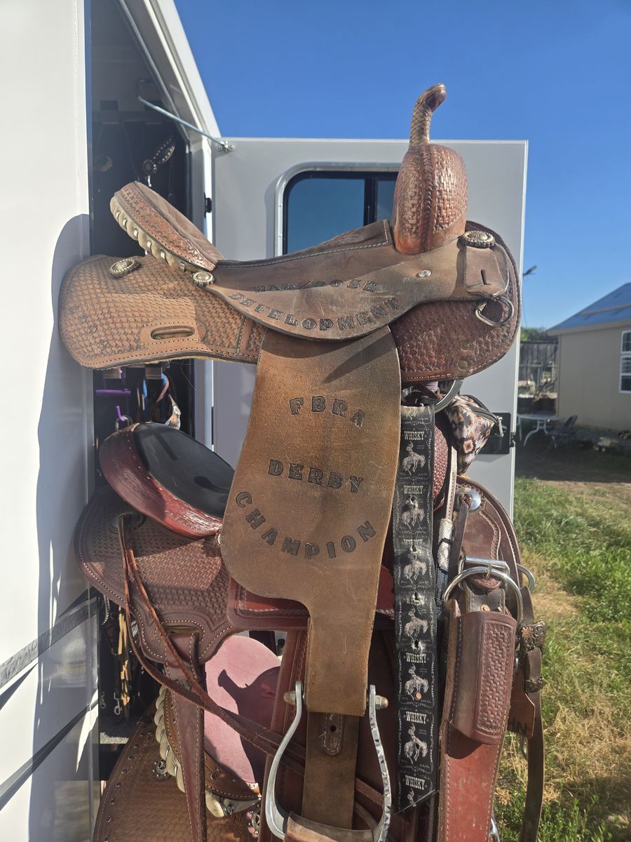 Corriente Barrel Saddle 15"