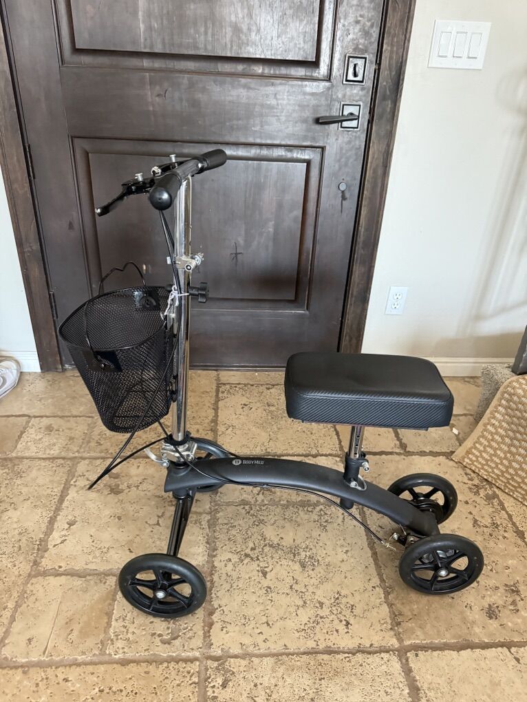 Mobility/knee Scooter