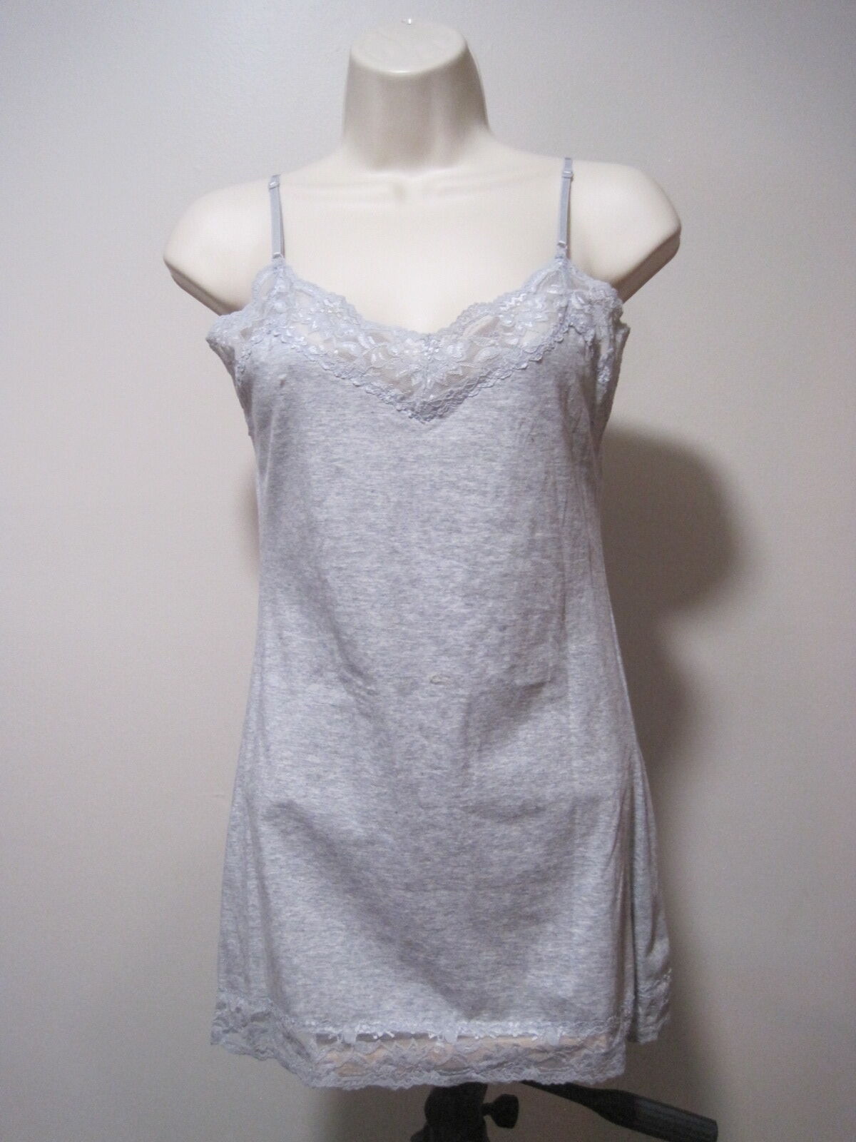Bozzolo Womens Size Large Lace Sleeveless Tank Top Cami Long Layering Basic Vest