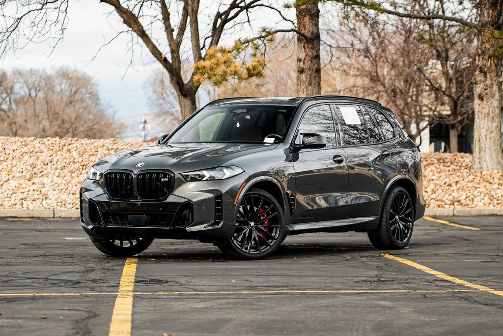 2025 BMW X5 M60i