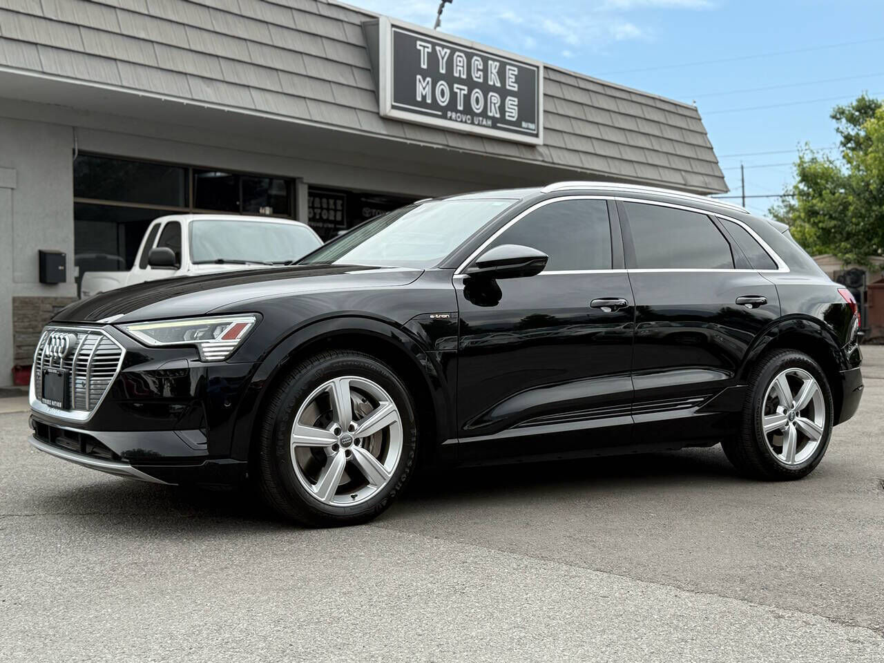 2019 Audi e-tron SUV quattro Premium Plus