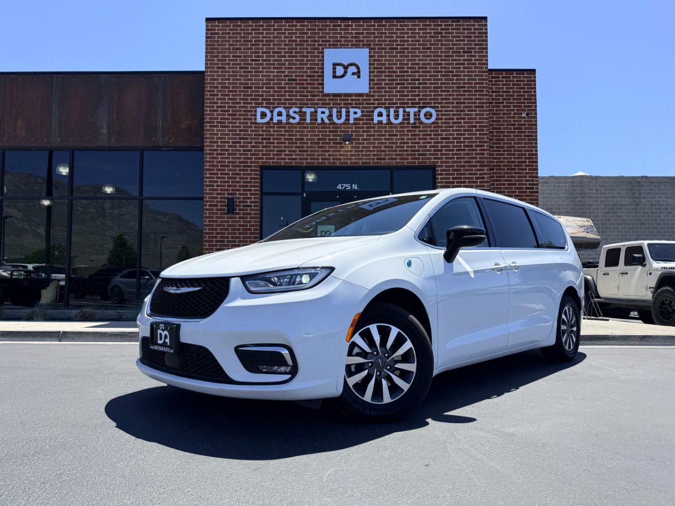 2024 Chrysler Pacifica Plug-In Hybrid Select