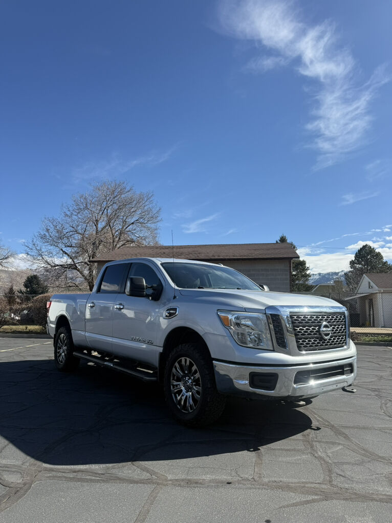 2017 NISSAN TITAN XD
