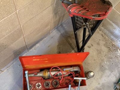 RIDGID #700 Pipe Threading Set with Portable Vise, Dies, Cutter and Reamer