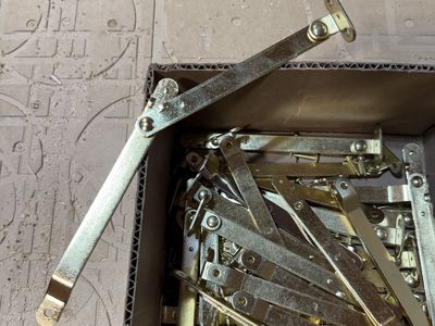 Lid support Left hand hinge