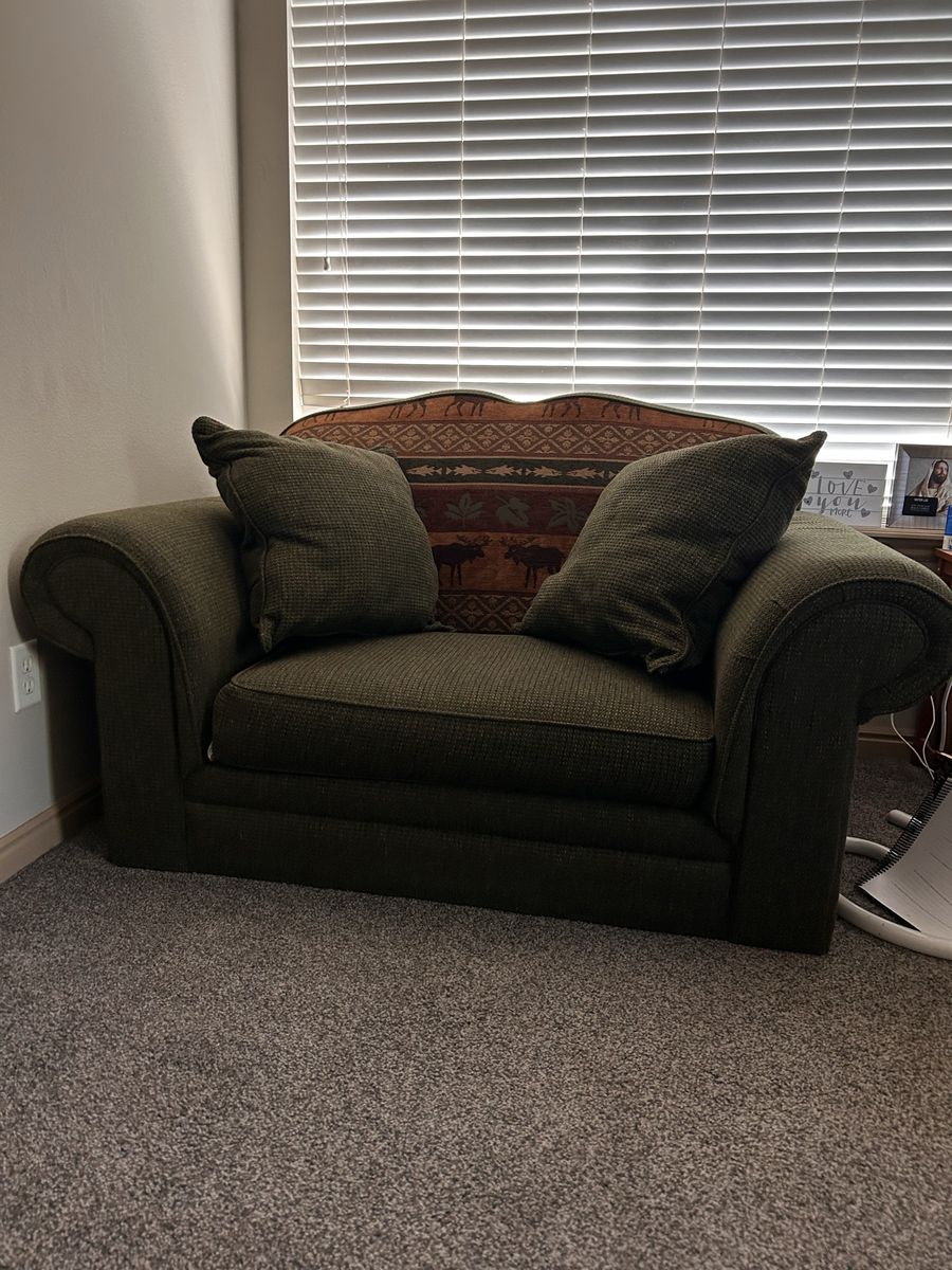 Rustic Moose & Leaf Pattern Green Loveseat - Includes 4 Wooden Feet