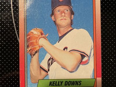 1990 Topps Kelly Downs Giants Baseball Card - Vintage Collector's Item