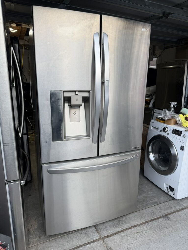 LG French Door Fridge W/ice And Water Dispenser