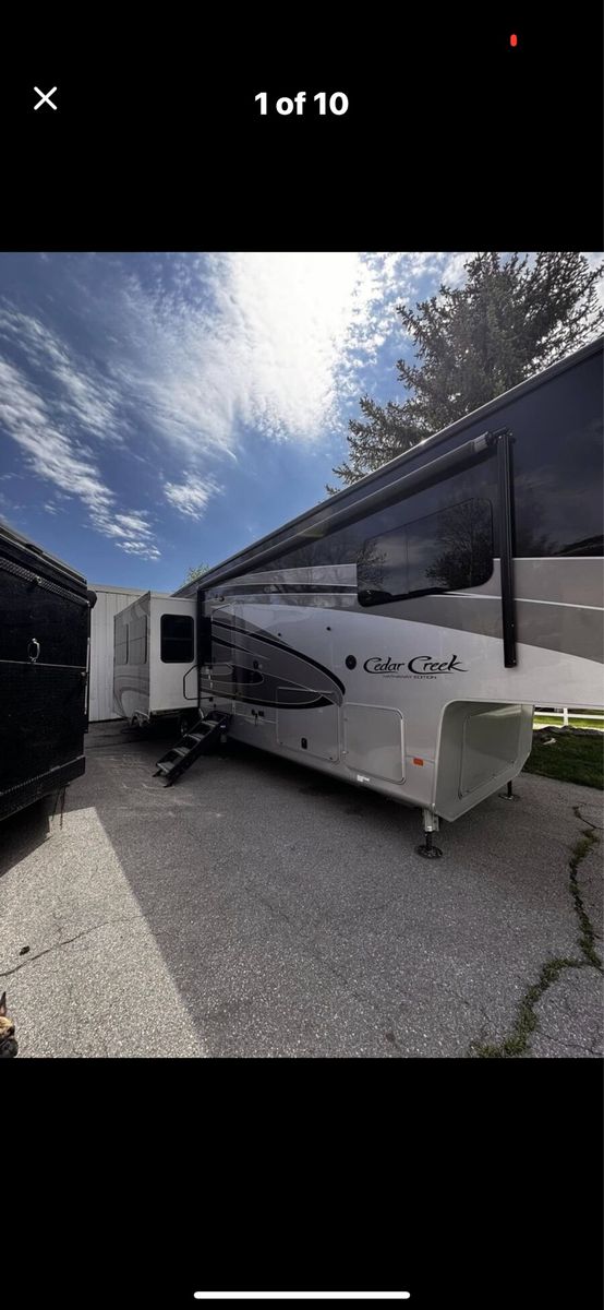 2020 Cedar Creek Fifthwheel