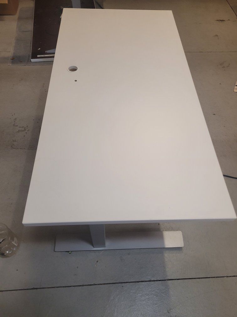 Motorized Sit/Stand Desk 