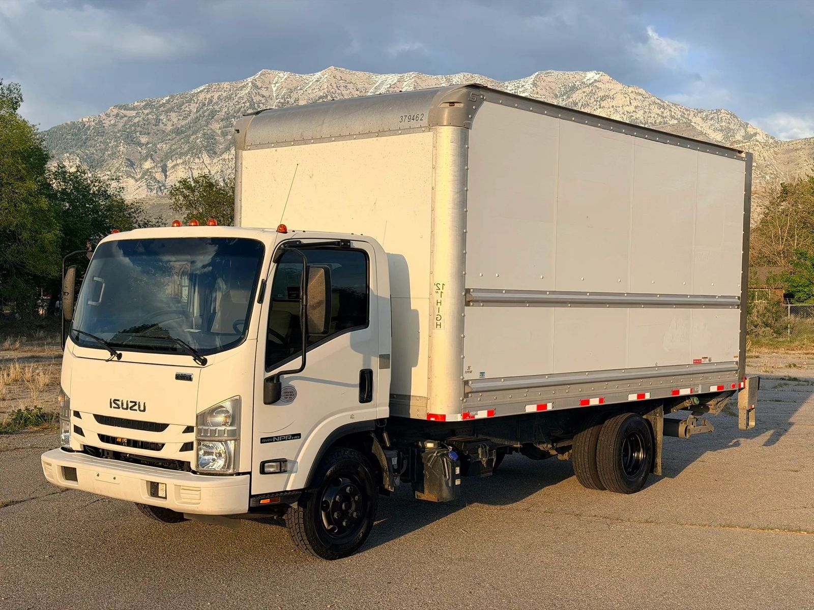 2021 Isuzu NPR-HD