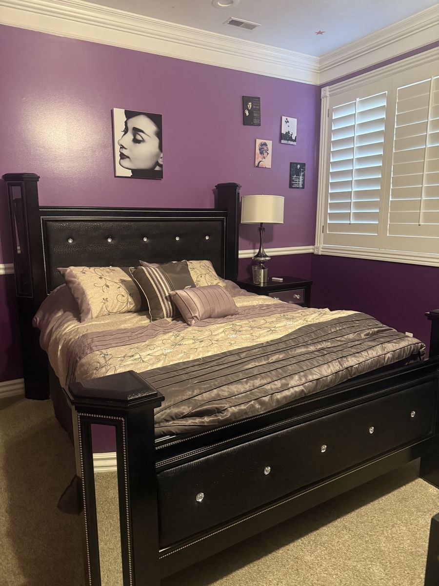Queen Black and Diamond Bedroom