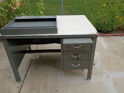 FREE Metal desk
