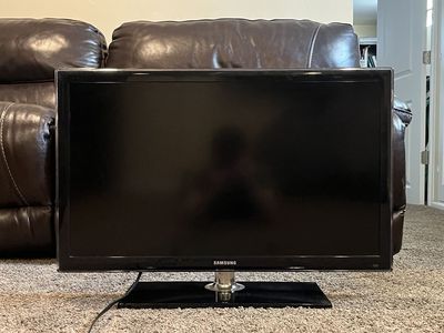 Samsung 31.5 in TV