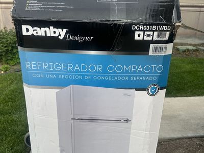 Danby 3.1 cubic ft 2 door compact Refrigerator (New and Not Used) Paid $269.99 For