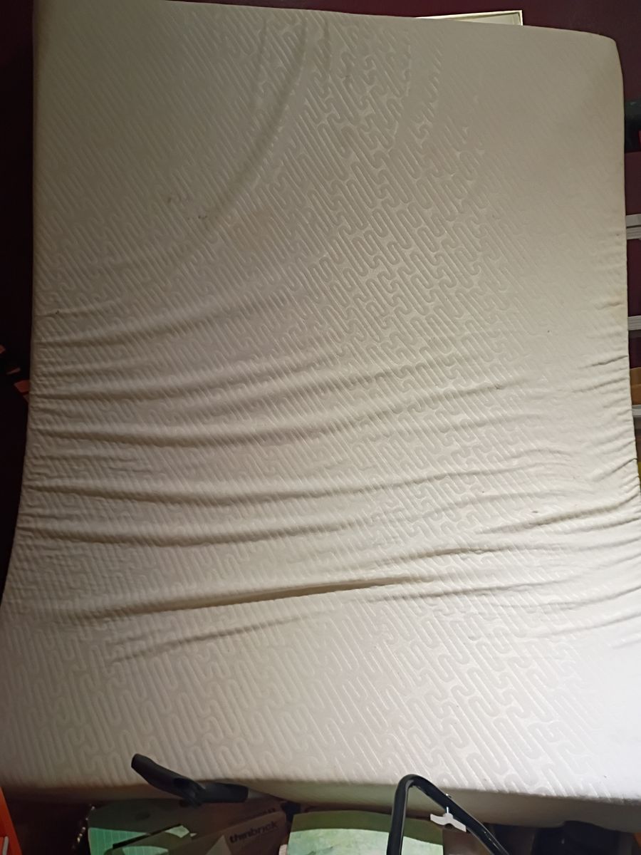 Serta queen mattress 