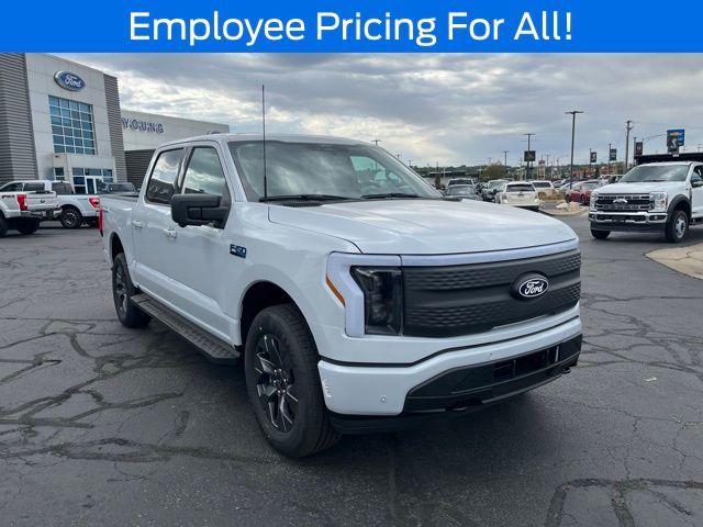 2025 Ford F-150 Lightning Flash