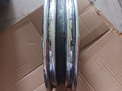 3X16 inch laced Harley wheel. Sound. Bearings can be either 3/4" or 1" axle. Came off 2001 Road King Classic.