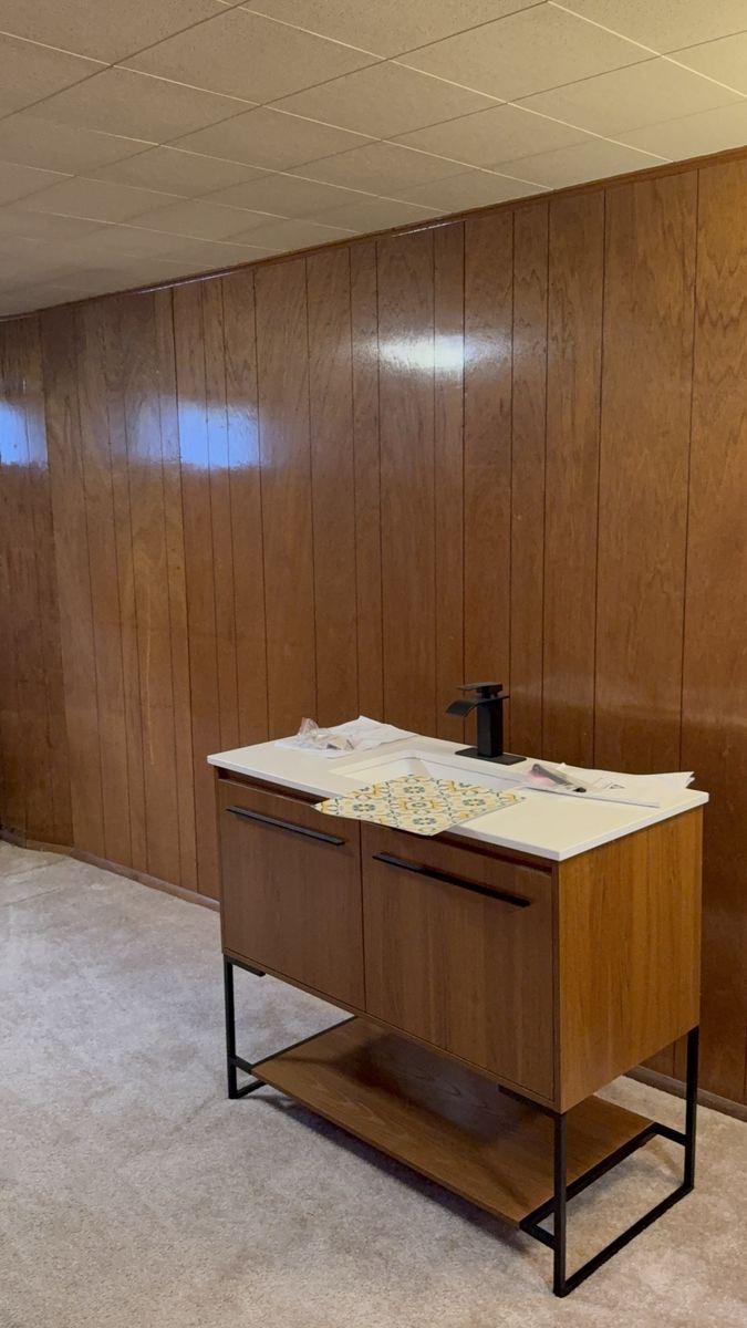 Mid-Century Modern Single Bathroom Vanity with White Top and Black Faucet