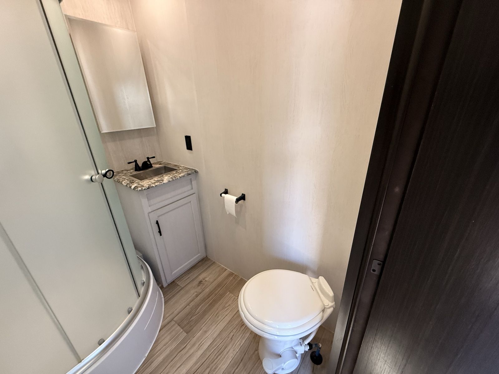 Main image 10
