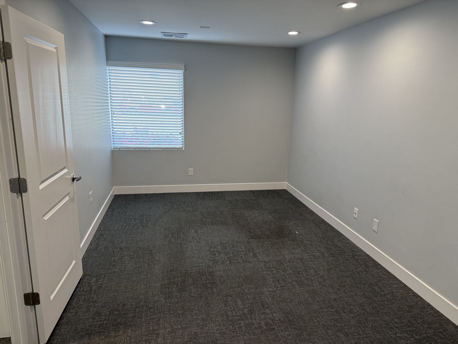 Main image 15