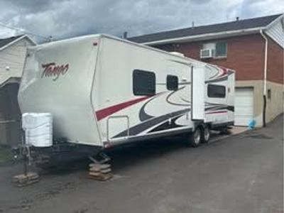 30' Tango Trailer by Coachworks