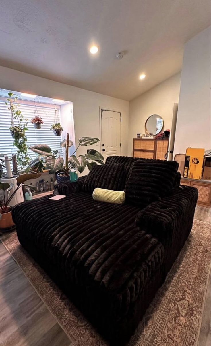 Oversized chaise lounge chair 