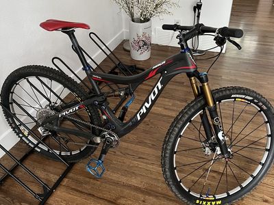 Pivot Mach 429 Carbon
