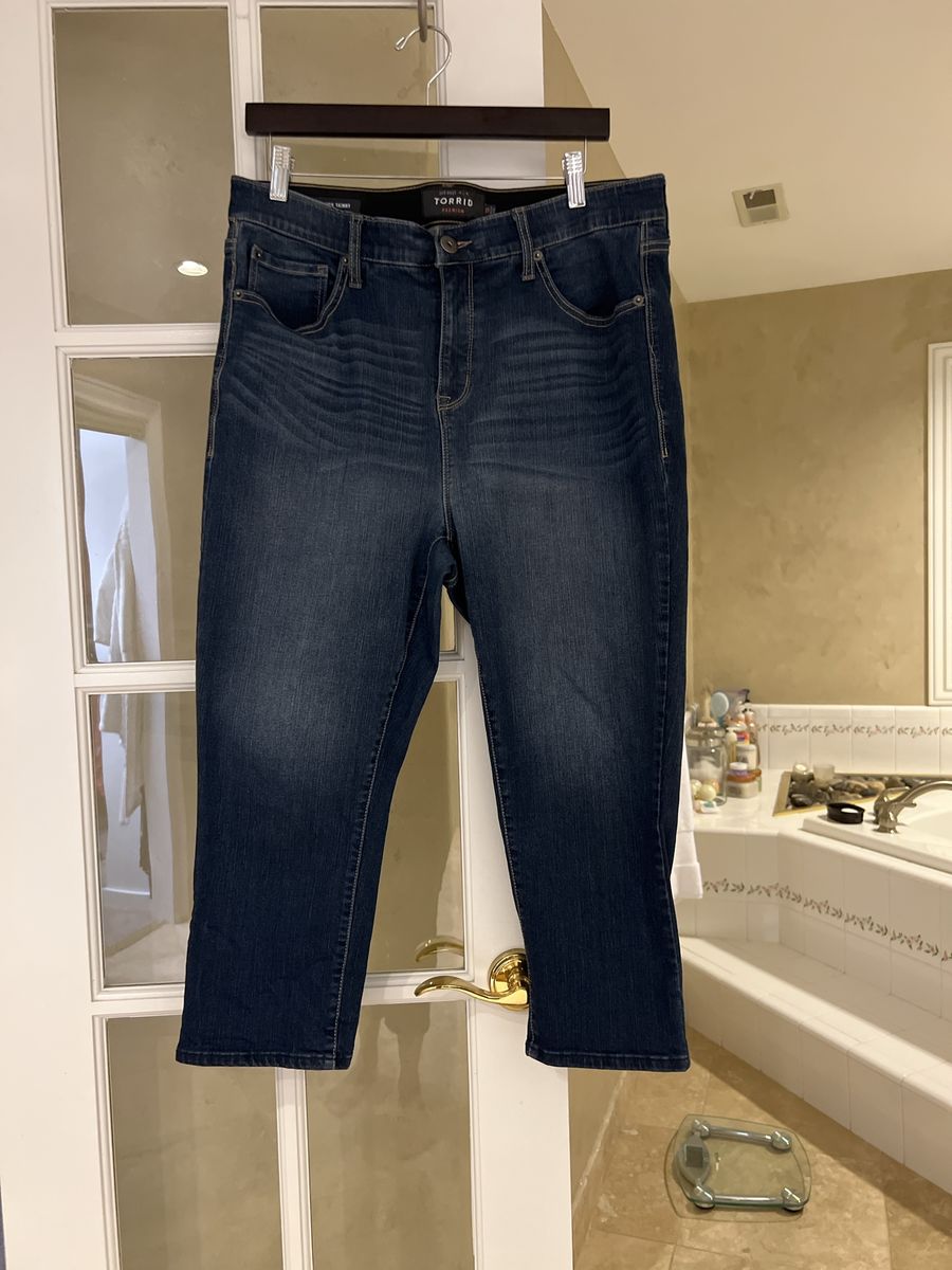 Torrid Premium Mid-Rise Skinny Crop Jeans Dark Wash Size 18