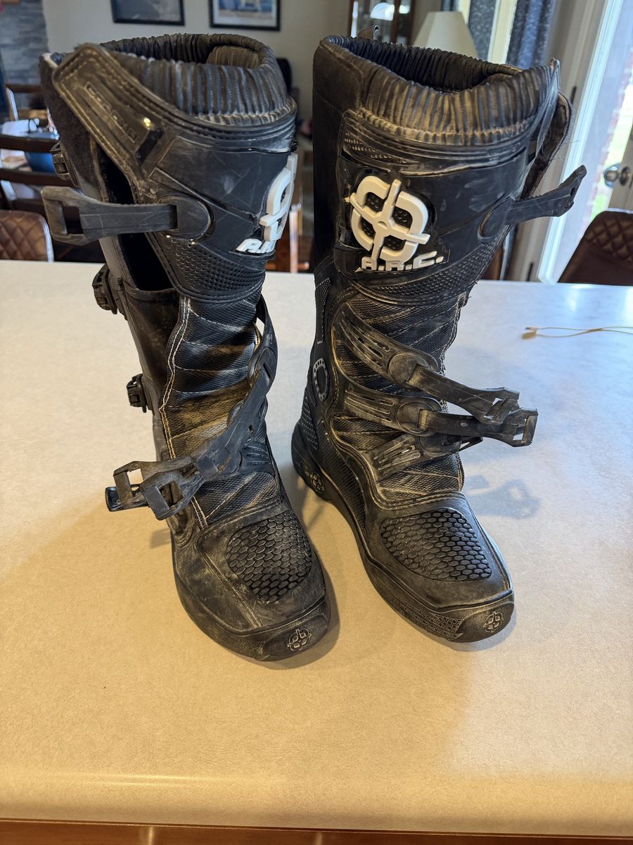 ARC Moto Off-Road Boots - Men's US 10 / EU 43 Motocross Dirt Bike ATV UTV
