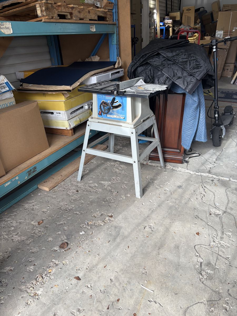 Delta Shopmaster table saw