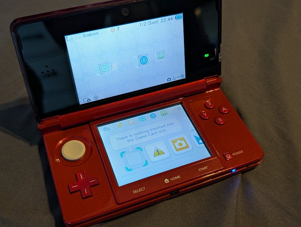 Nintendo 3DS - Flame / Metallic Red (USA model)
