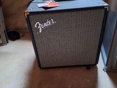 Fender Rumble 25 25-Watt 1x8" Bass Combo Amplifier - Excellent Condition