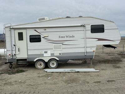 2007 Four Winds 24L Travel Trailer
