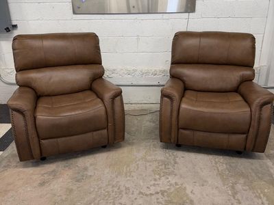 COSTCO PRESLEY LEATHER POWER RECLINING ROCKING CHAIR W/ POWER HEADREST!!
