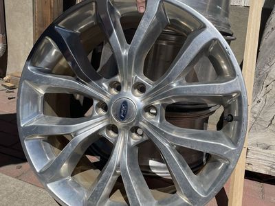 2019 Ford Expedition 22” Wheels