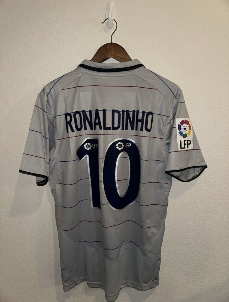 Ronaldinho #10 | XL | Barcelona 2003-04 Jersey