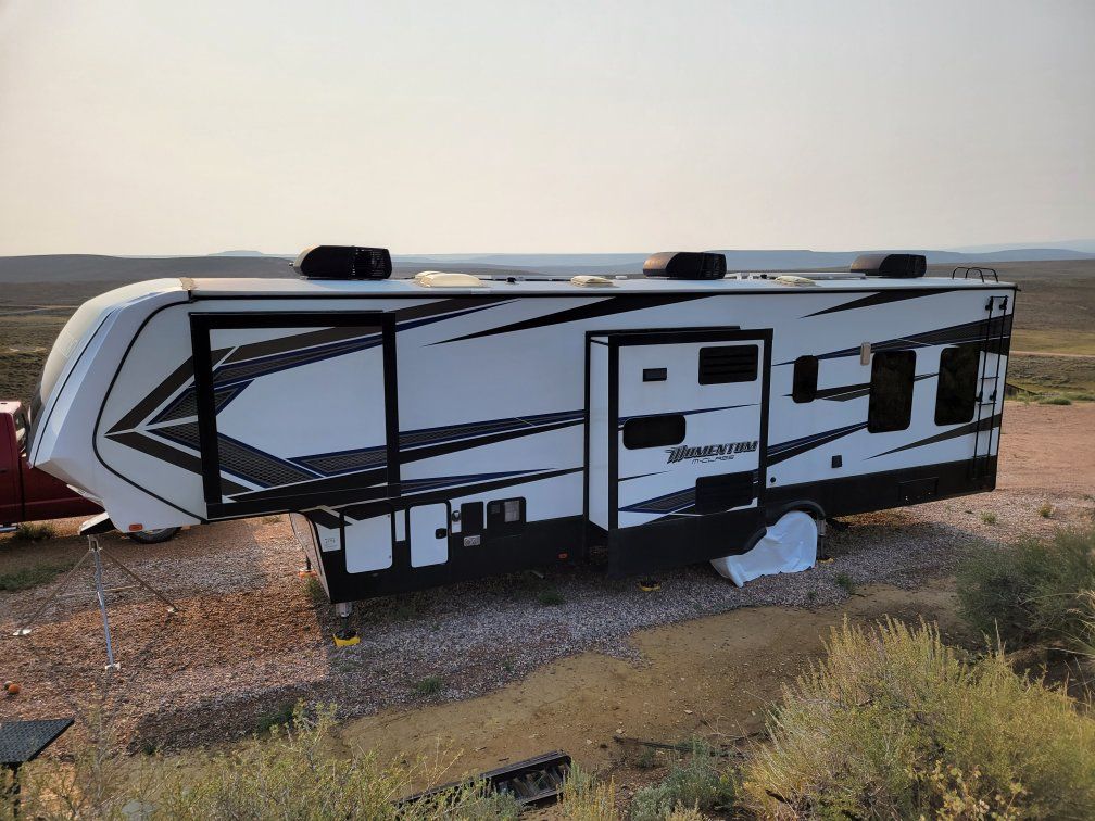 Grand Design Momentum M351 Class Travel Trailer - Excellent Condition