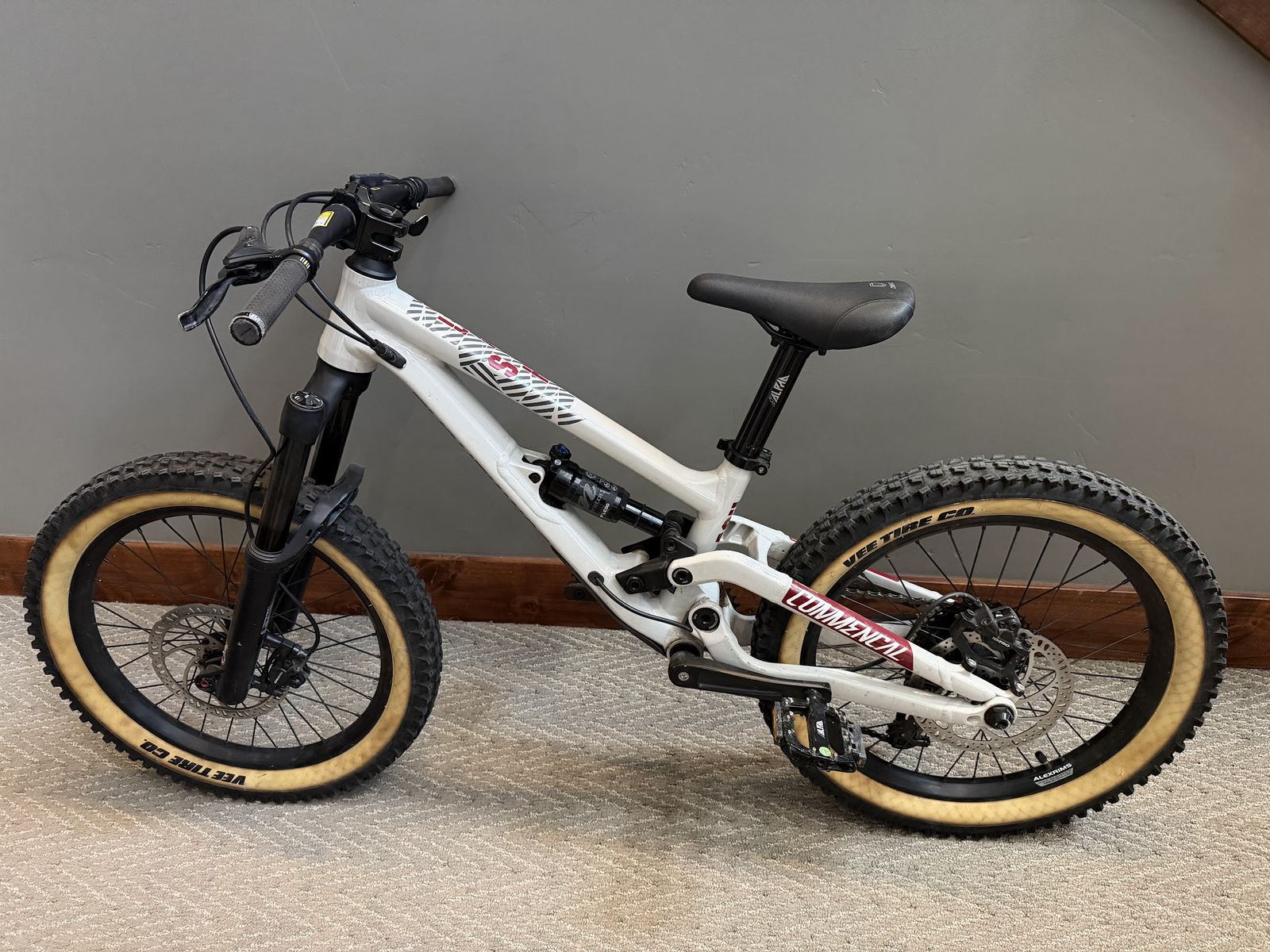 Commencal Jr Clash 20 (2020) Full Suspension MTB