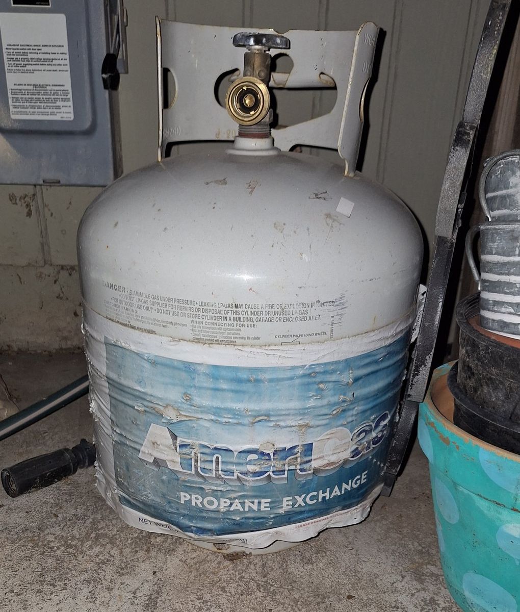 AmeriGas 20 lb Propane Tank Cylinder for Grill or Patio Heater