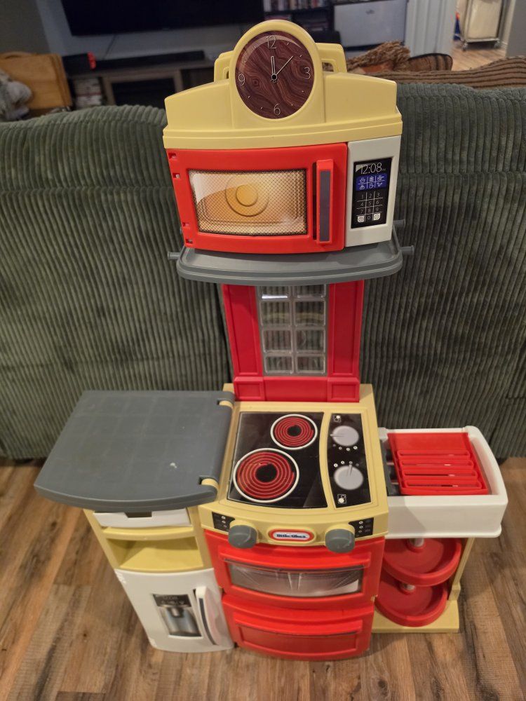 Little Tikes Super Chef Pretend Play Kitchen Playset - Red & Tan