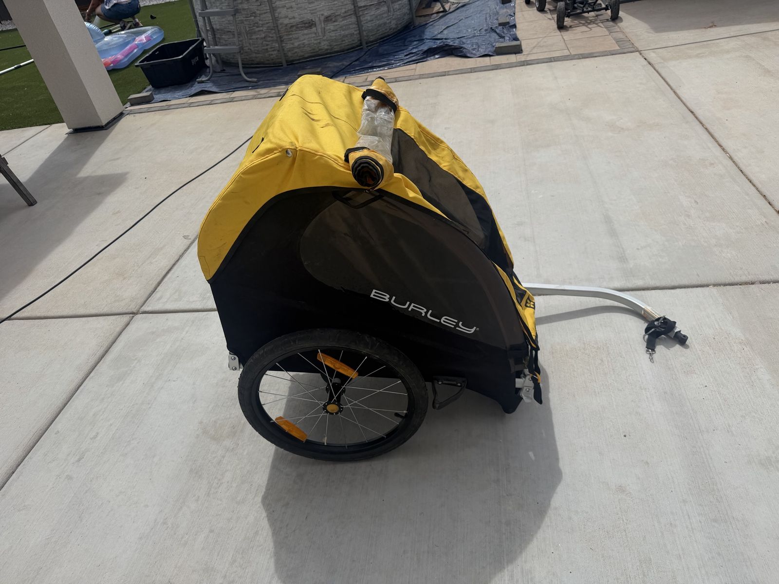Burley Bee 1-Seat Child Bicycle Trailer - Yellow/Black