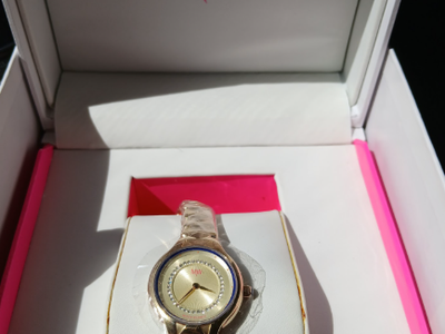 Matthew Williamson MW Women's Gold Tone Watch with Crystal Bezel - New in Box-Style 2