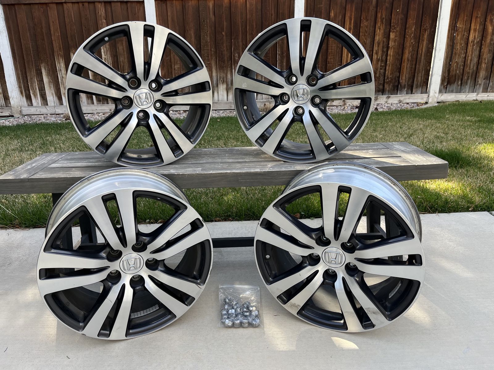 Honda Pilot 2018 rims + lug nuts