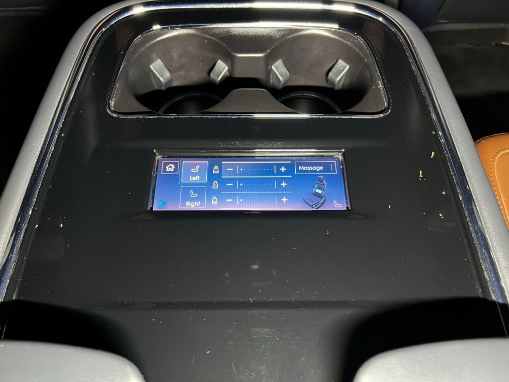 Main image 32