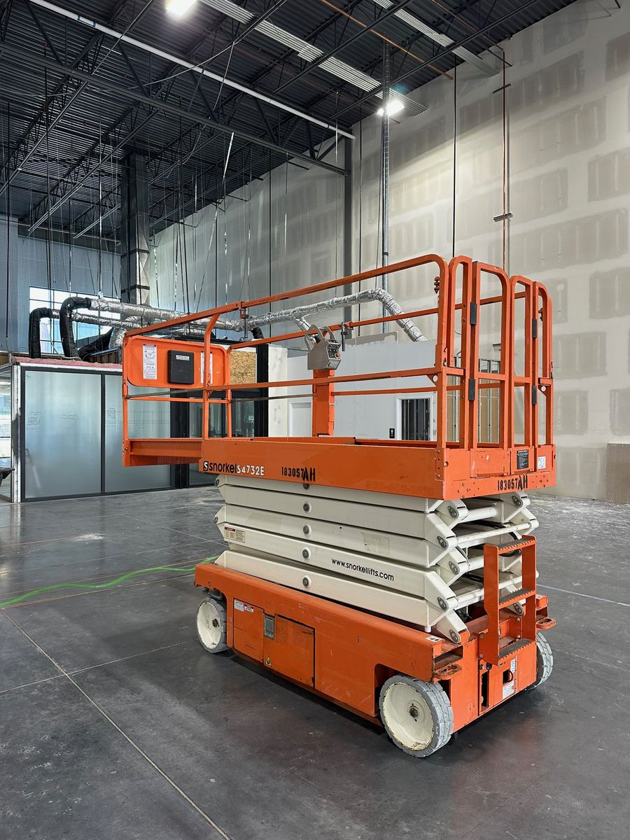 SCISSOR LIFT 19FT - 26FT - 32FT.   RENTAL