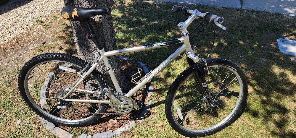 Specialized Hardrock Mountain Bike - Beige - Used Condition flat tires