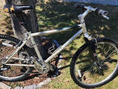 Specialized Hardrock Mountain Bike - Beige - Used Condition flat tires