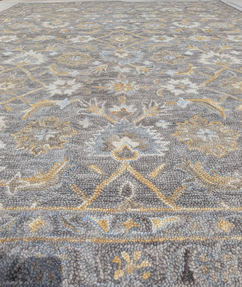 9'8" x 7'7" Traditional Wool Floral Patterned Area Rug - Gray, Gold, and Blue